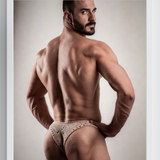 Lámina de arte erótico gay NSFW | Hombre barbudo musculoso de espaldas | Bóxer de crochet Powerhouse | Arte físico homoerótico | 4 tamaños
